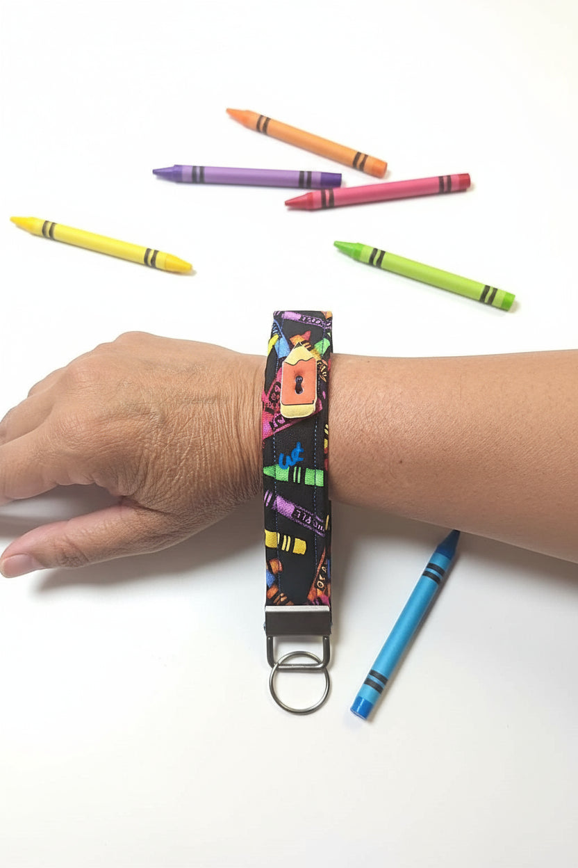 LLAVERO DE PULSERA EN TELA