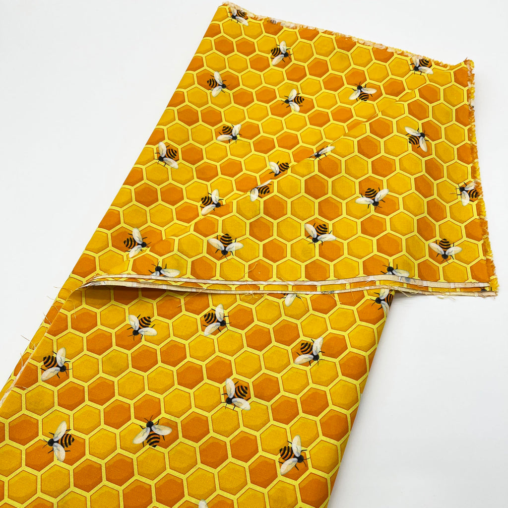 Quiltable 1 Yard (Pre-Cut) 43" x 36" (109cm x 92cm) Premium Floral Cotton Quilting Sewing Fabric, DIY Sewing Patchwork Supplies for Face mask Clothing Handmade Craft&Home Decoration (Cute bee)