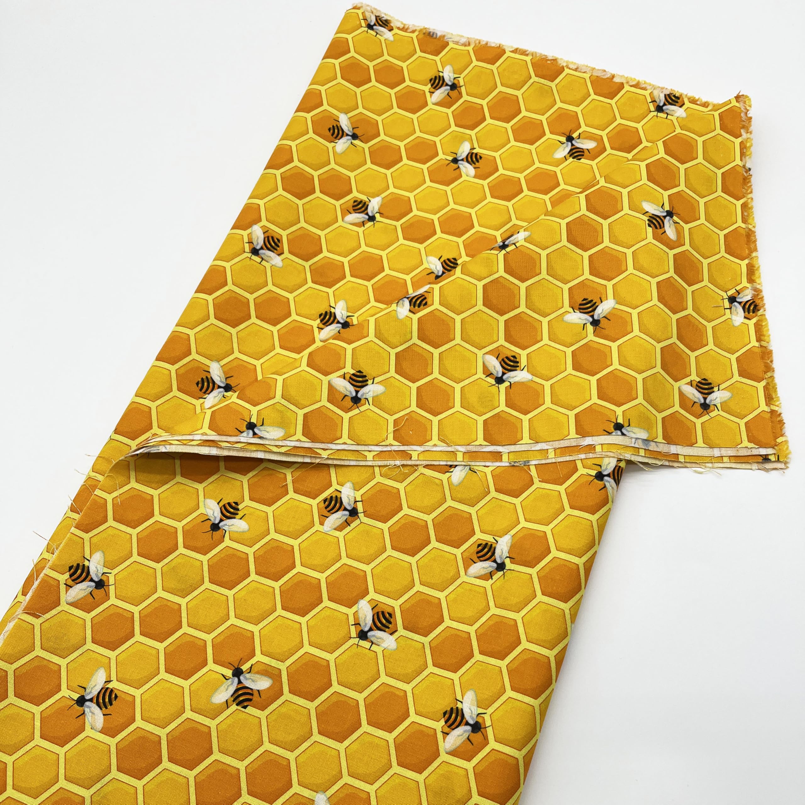 Quiltable 1 Yard (Pre-Cut) 43" x 36" (109cm x 92cm) Premium Floral Cotton Quilting Sewing Fabric, DIY Sewing Patchwork Supplies for Face mask Clothing Handmade Craft&Home Decoration (Cute bee)