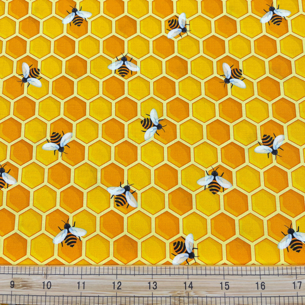 Quiltable 1 Yard (Pre-Cut) 43" x 36" (109cm x 92cm) Premium Floral Cotton Quilting Sewing Fabric, DIY Sewing Patchwork Supplies for Face mask Clothing Handmade Craft&Home Decoration (Cute bee)