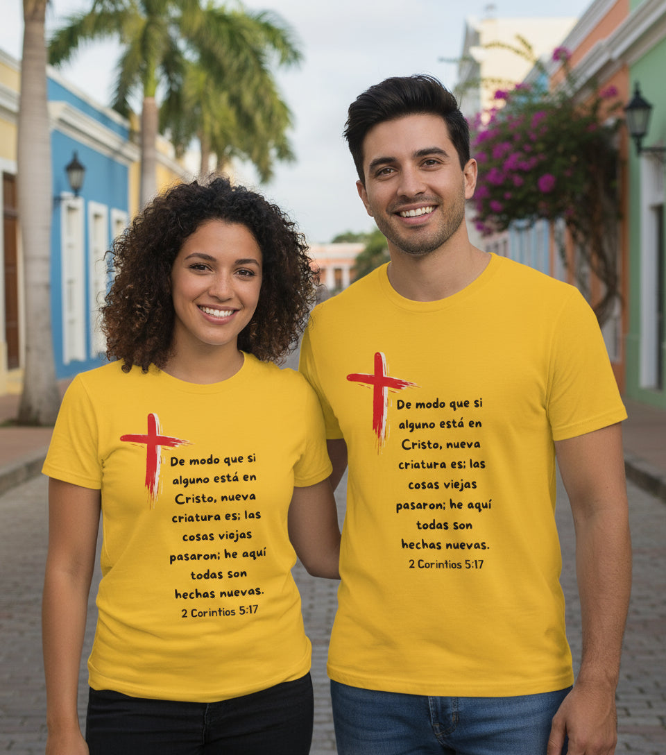 De modo que si alguno esta en Cristo nueva Criatura es. T-Shirt